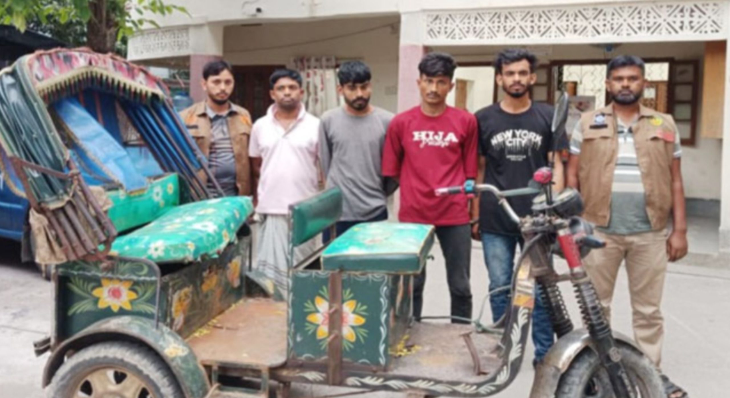 রাজশাহীতে অটোরিকশা চালক হত্যা মামলার রহস্য উদঘাটন, গ্রেপ্তার ৪