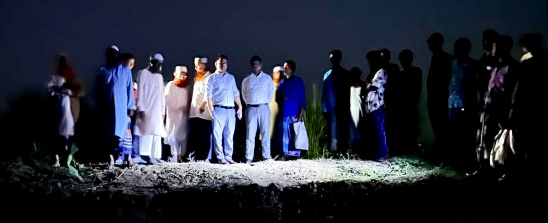 বাগমারায় পুকুর খনন ও মাটি বিক্রয়ের বিরুদ্ধে ইউএনও’র অভিযান, ভেকু মেশিন জব্দ