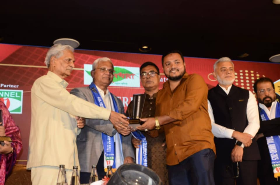 সেরা সংগঠক হিসেবে সম্মানিত ফারুক হোসেন মজুমদার