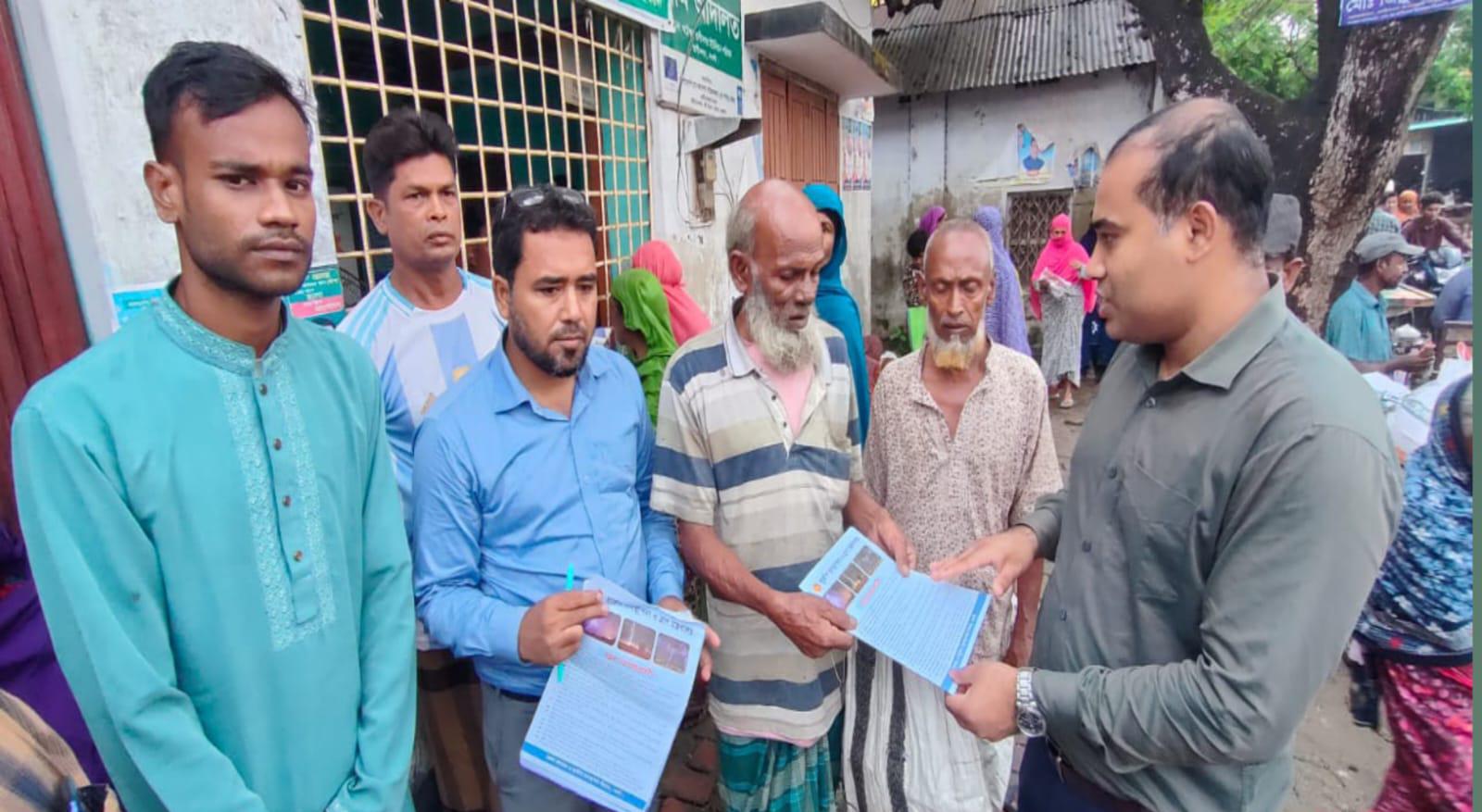 রাণীনগরে অসহায় ও দুস্থদের মাঝে ঈদ উপহারের ভিজি এফ চাল বিতরণ