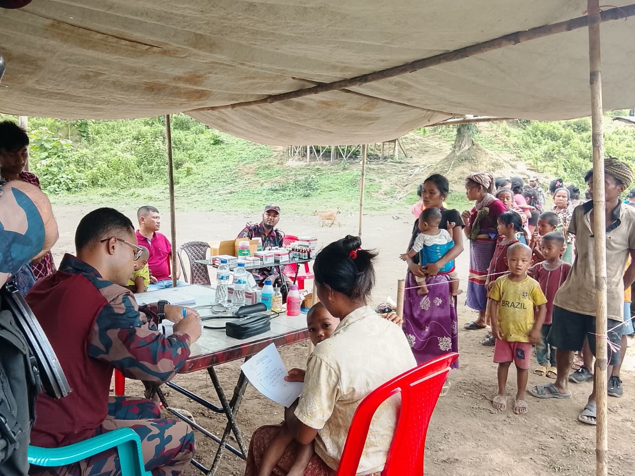 সীমান্তবর্তী এলাকায় আলীকদম ৫৭ বিজিবির ফ্রি মেডিকেল ক্যাম্প ও ঔষুধ বিতরণ