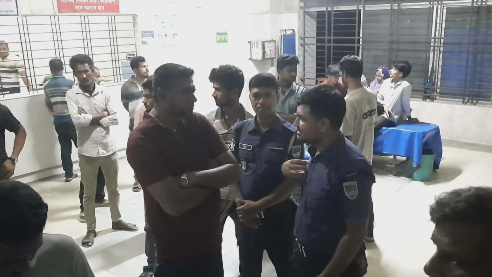 ঝিনাইদহে শিশুকে ধর্ষণচেষ্টার অভিযোগে একজনকে গণপিটুনির অভিযোগ, হাসপাতালে গেল প্রাণ