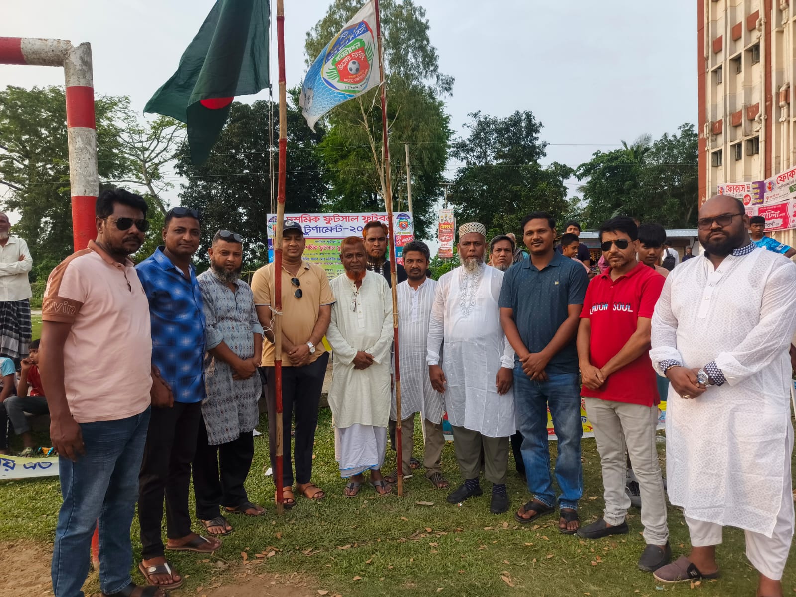 ‎রাণীনগরে দশমিক ফুটসাল ফুটবল একাডেমির উদ্যোগে ফুটবল খেলা অনুষ্ঠিত  ‎