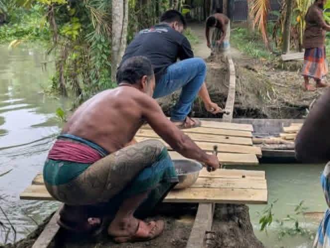 ‘সবার আগে বলদিয়া’ টিমের উদ্যোগে পাল্টে গেল এলাকার চিত্র