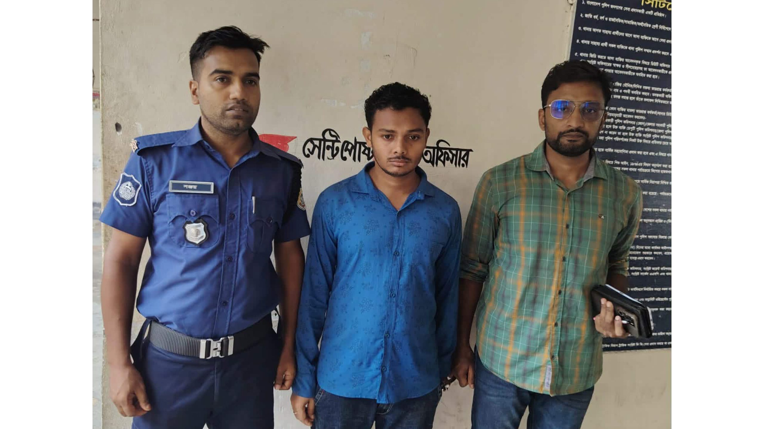 মঠবাড়িয়ায় যুবককে আটকে চাঁদা দাবি, অভিযুক্ত আটক